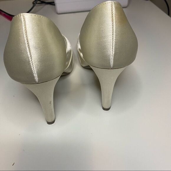 DAVIDS Bridals Michelangelo Mirabelle Mercury Bow Ivory Pump Heels dressy - Picture 8 of 11